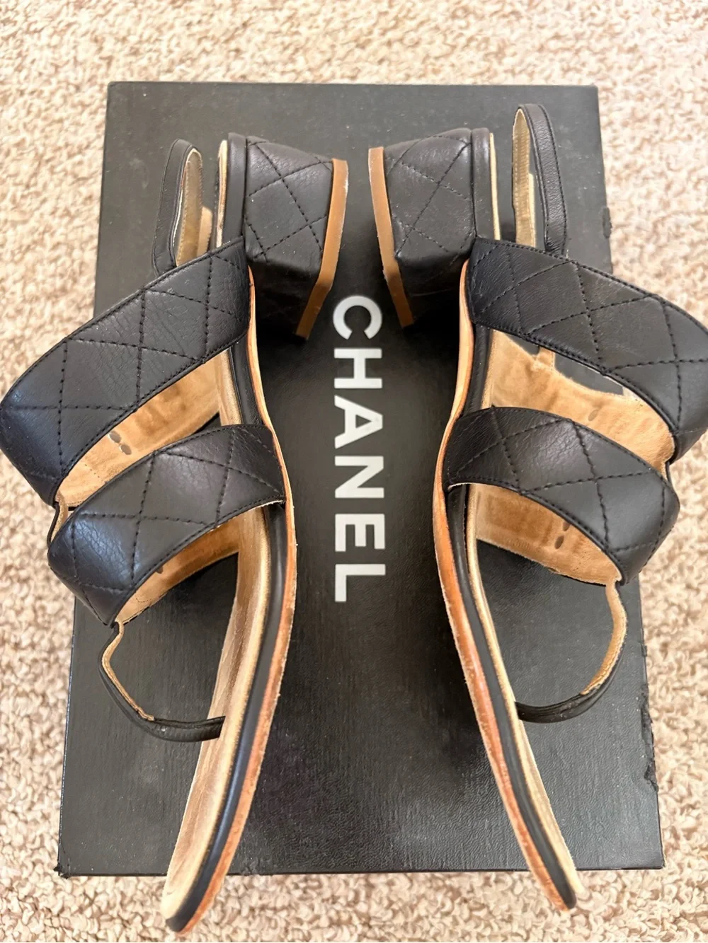 CHANEL Black Quilted Leather Toe-Post Sandals with CC Hardware